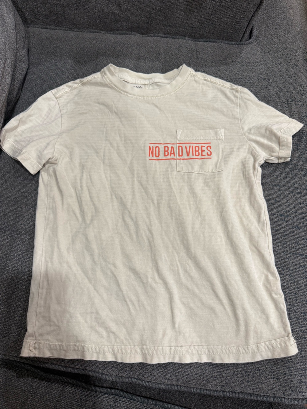 Arizona Jean Company White Tee with Coral 'NO BAD VIBES' Pocket Print